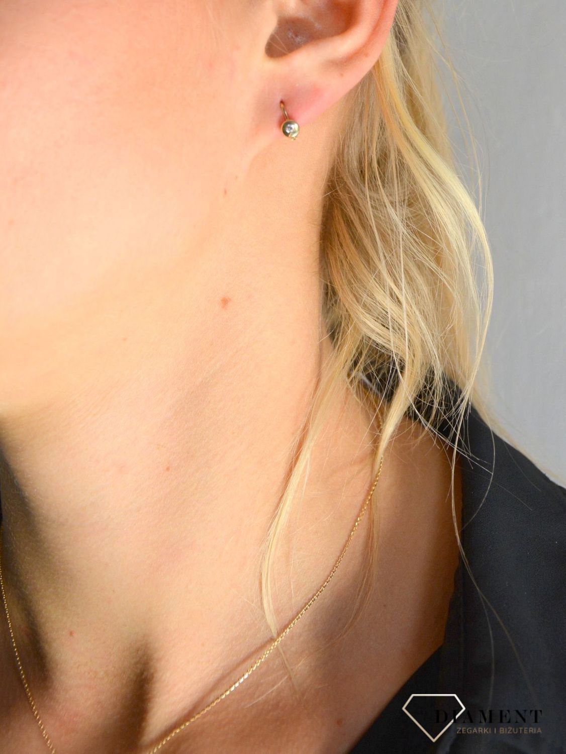 Złote kolczyki dla dziewczynki 333 kółko z cyrkonią.jpg